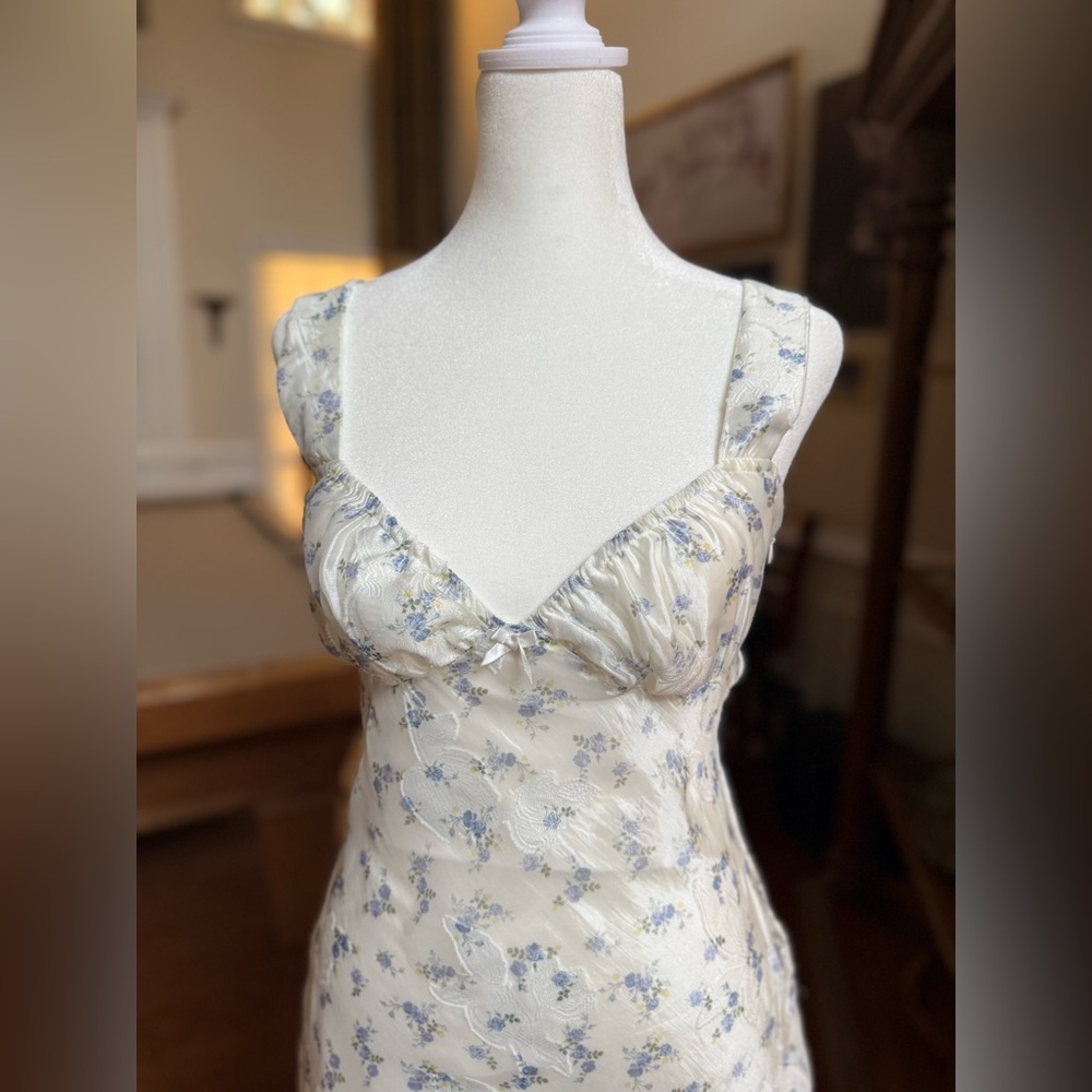 Princess Polly Cream and Blue Floral Mini Dress - Picture 3 of 8